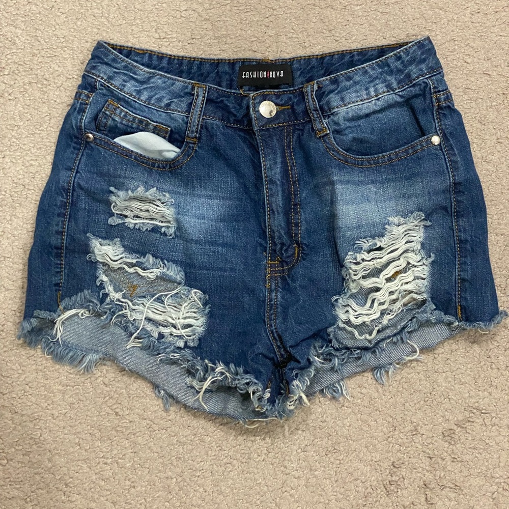 FASHION NOVA Denim shorts!